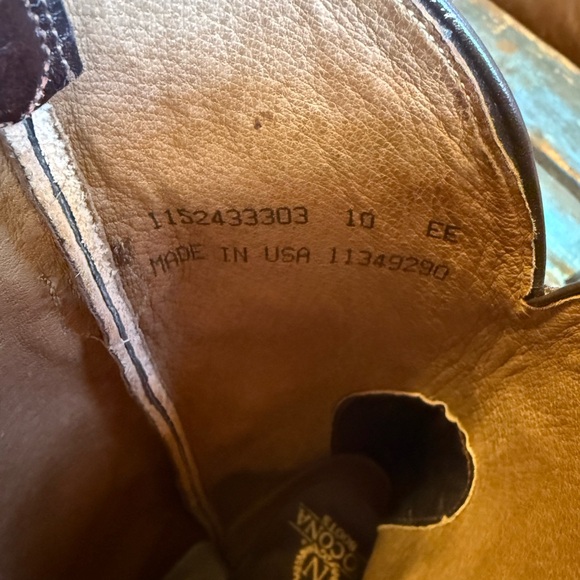 Classic Brown Cowboy Boots - Picture 8 of 9